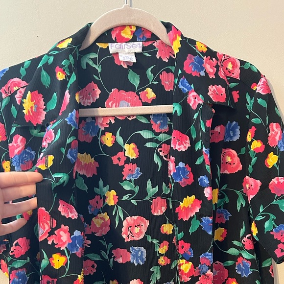 Vintage Button Up Floral Blouse - Picture 4 of 6